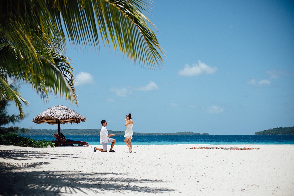 shannon-sylver-proposal-the-havannah-engagement-vanuatu-groovy-banana_1.jpg