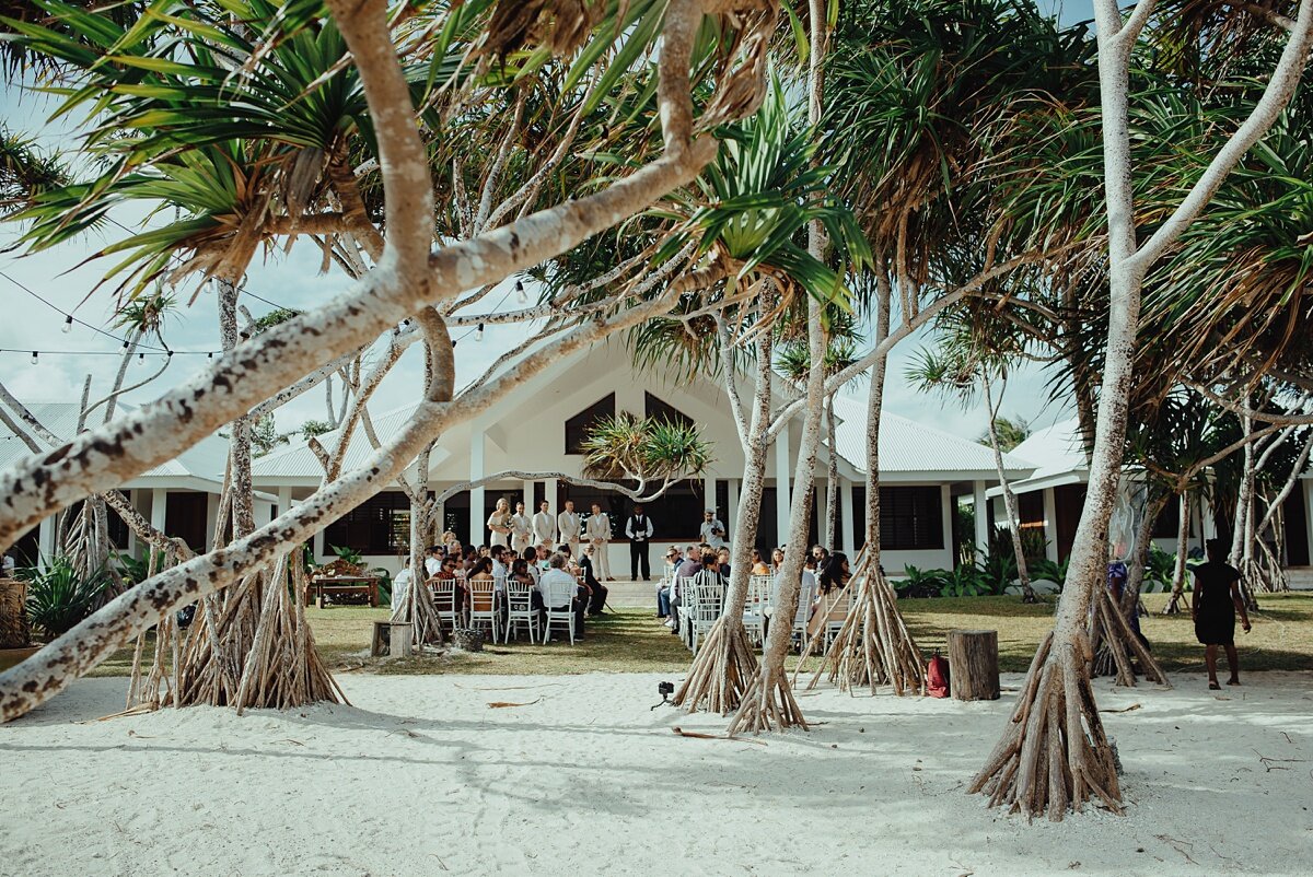 anais-tim-wedding-gudfela-ples-vanuatu-groovy-banana_0015.jpg