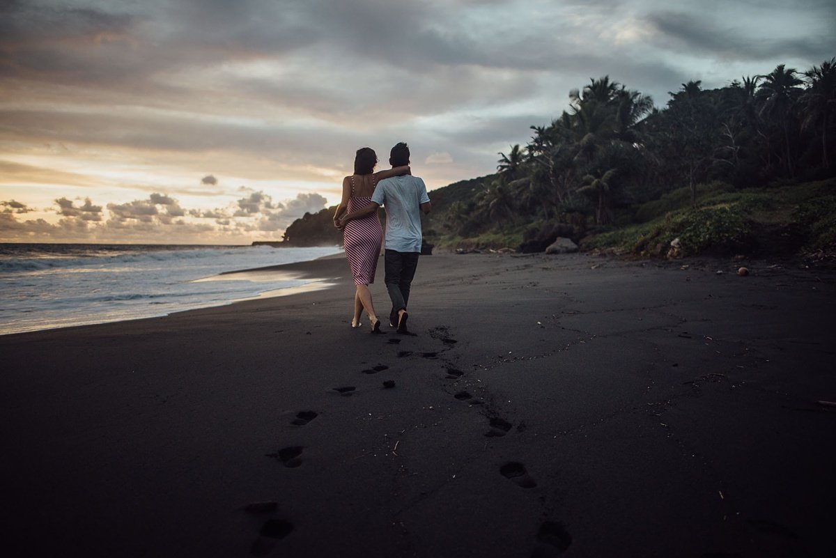 tanna-blast-romantic-couple-volcano-blue-cave-vanuatu-groovy-banana_0012.jpg