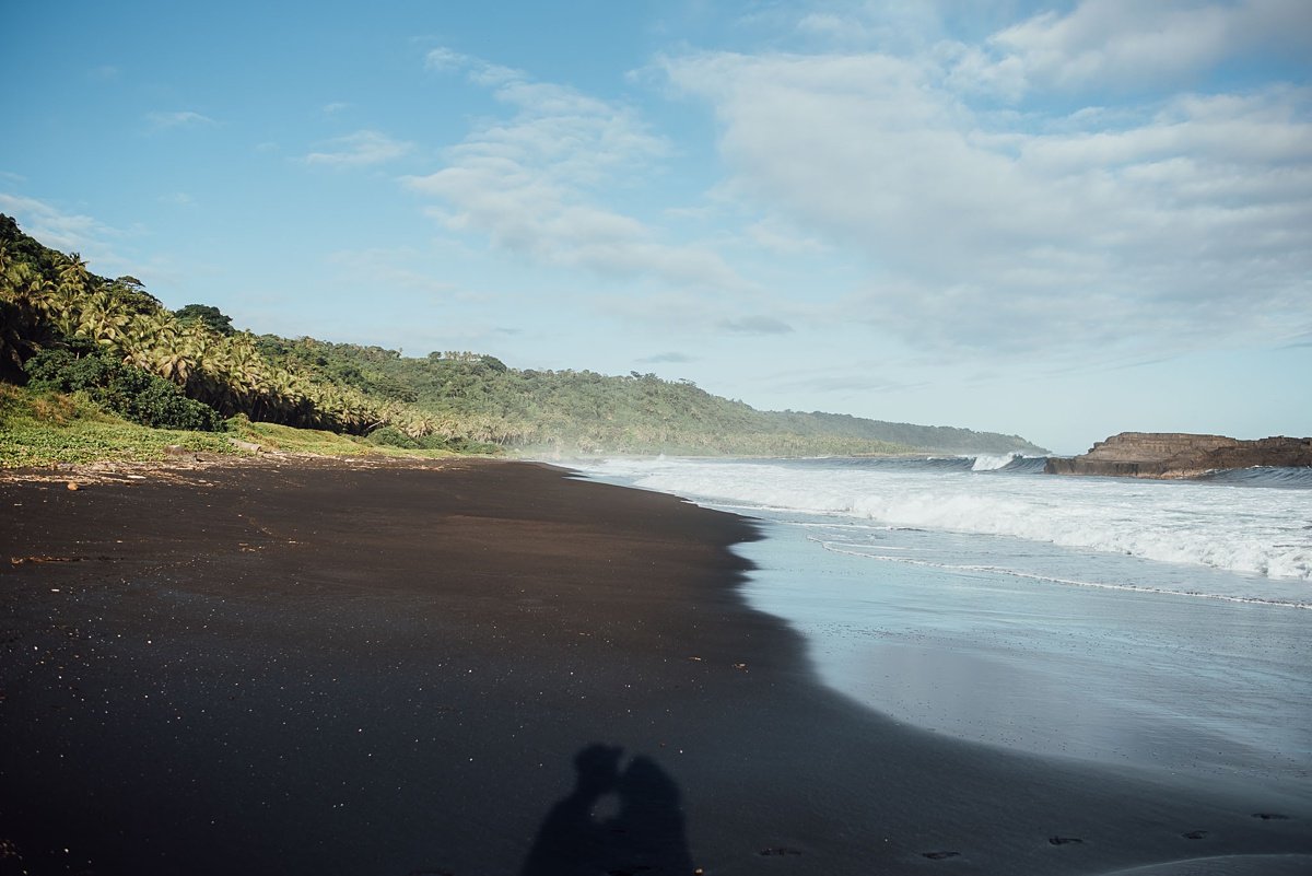 tanna-blast-romantic-couple-volcano-blue-cave-vanuatu-groovy-banana_0022.jpg