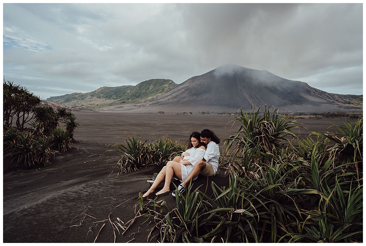 Volcano-yasur-EbonyJoshaie-Tanna-MaternityPhotography-Vanuatu_0006.jpg