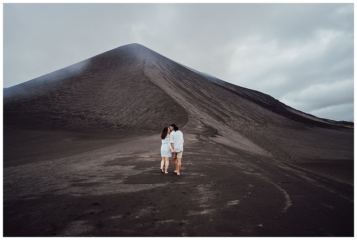 Volcano-yasur-EbonyJoshaie-Tanna-MaternityPhotography-Vanuatu_0019.jpg