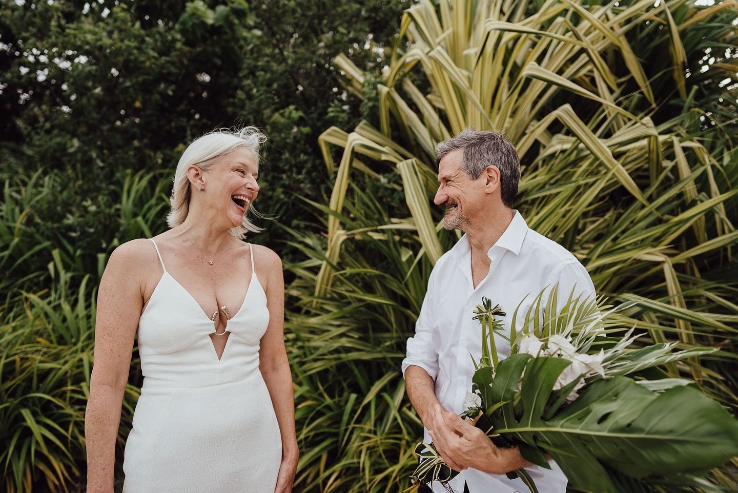 Congrats to Bill &amp; Belinda, who tied the knot at @the_moso_life and trusted us for their beautiful pictures 🥹🫶 they were soooo relaxed and chilled on the day, we loved meeting them and their little gang 🤩
This pic sums it all up 😍
.
.
.
.
.
.