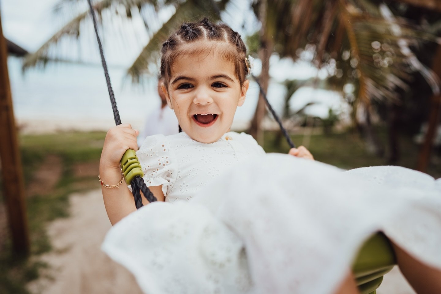 We photographed Aayanah&rsquo;s parents wedding in 2017 when they got married at Iririki and she absolutely had a blast holydaying at @erakorisland 🌴🤩 Also, swings are a must to get the best toddler smiles 🥰✨
.
.
.
.
.
.
#vanuatu #vanuatumoments #