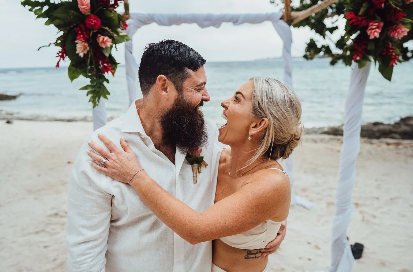 It&rsquo;s been an absolute delight to snap the complicity and love between these 2 🤩😍🤩😍🤩😂 laughters and giggles all long 😂
.
📍 @erakorisland @erakorislandweddings 
.
.
.
. 
.
.
.
#vanuatu #vanuatumoments #vanuatuwedding #vanuatuweddings #era