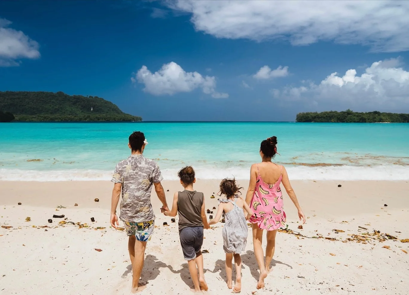 After a hiccup from Air Vanuatu mysteriously cancelling all their flights after their pilots called sick the next day of their pay day (🙄), we made it to Santo a day later than expected thanks to @unityairlines who saved the day 🙏👌✨
.
We will be i