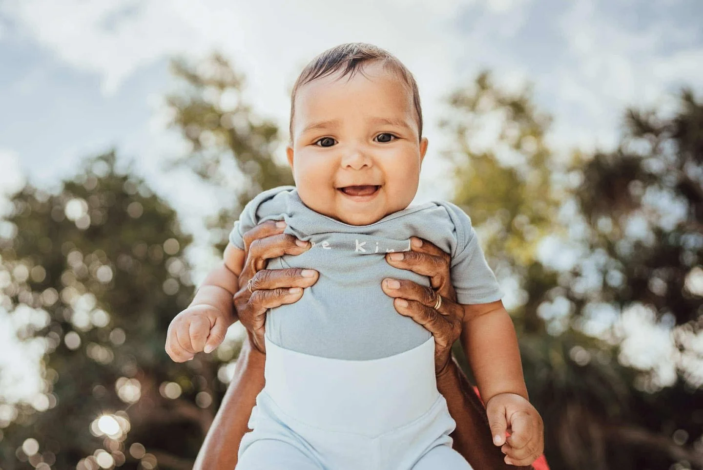 A happy (belated) birthday to this gorgeous bubba who just turned 1 🤩😍
.
.
.
.
.
.
.
.
.
#vanuatumoments #portvilafamilyphotographer #portvilafamilyphotography #vanuatufamilyphotographer #vanuatufamilyphotography #honeymoonbeach