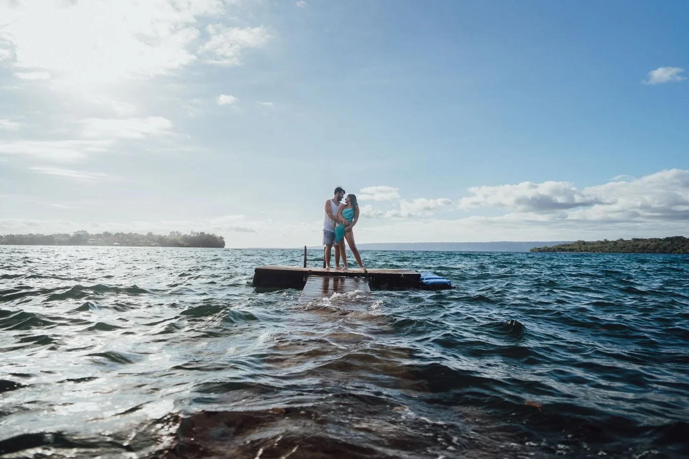 How cute are these 2 😍😍😍 such a lovely session with Tia and Vaz, enjoying their holidays in Vanuatu 🤩
.
📍 @iririki 
.
.
.
.
.
.
.
.
.
#vanuatu #vanuatumoments #vanuatuphotography #vanuatuphotographer #vanuatucouplephotoshoot vanuatucouplephotogr