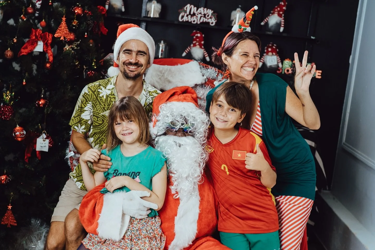 A Groovy Christmas from our family to yours ✨ may you celebrate cosily or wildly but no excess and no drink and drive 😬😅🙏✨stay safe and merry and have a magical time ✨🎄🎅🏿
.
At @k2_kitchen_vanuatu Christmas market