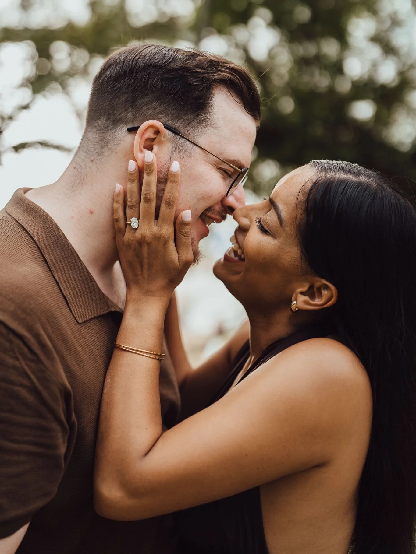 The joy and the giggles of a newly engaged couple is just too sweet to photograph 🥹😍a beautiful love story between a UK man and an Australian woman 🥰🇬🇧🇦🇺💍 
.
📍 @iririki 
.
.
#iririki #vanuatumoments #vanuatuproposal #vanuatucouplephotography