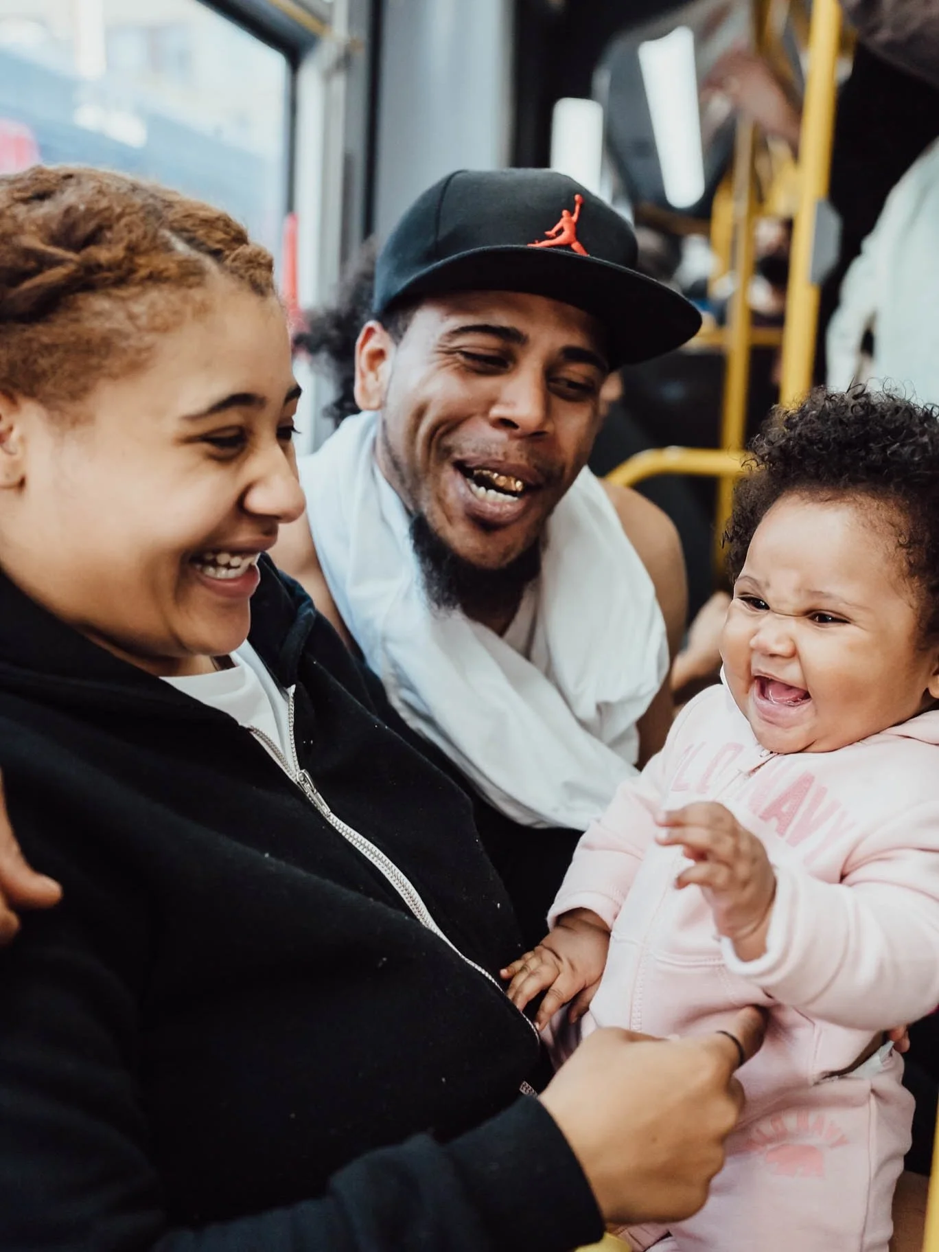 4 years ago, as we were roaming San Francisco, random people/a lovely family offered us a puzzle 🤩🥹🧩 I then took a few snaps of them and their lovely bubba MaliaB ✨we finally made the puzzle with our 8yo (it was offered to her) and I must say it w