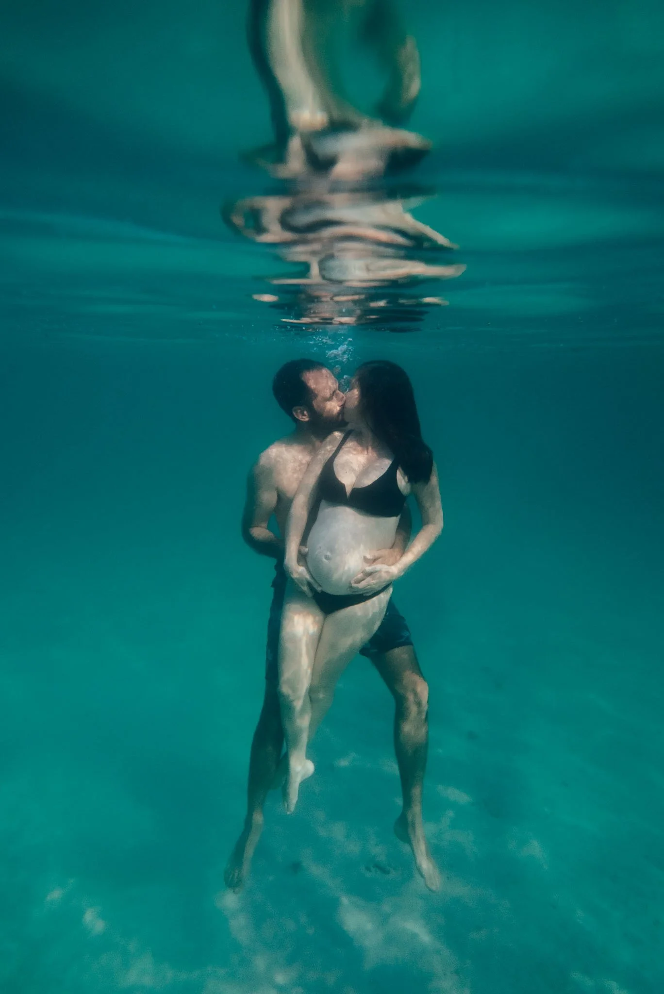 Aleberto, Alexa &amp; Luna •&nbsp;Maternity photoshoot at Honeymoon Beach