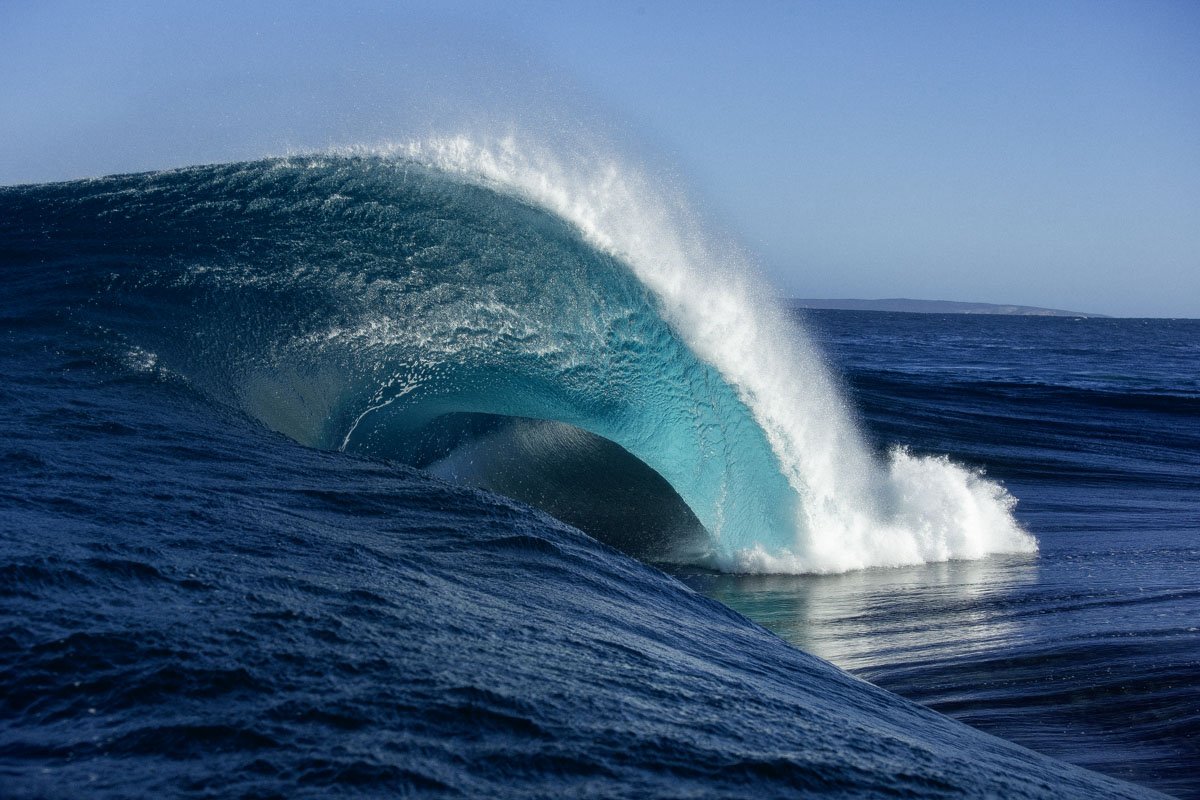 owenphoto-wave-empty-offshore.jpg