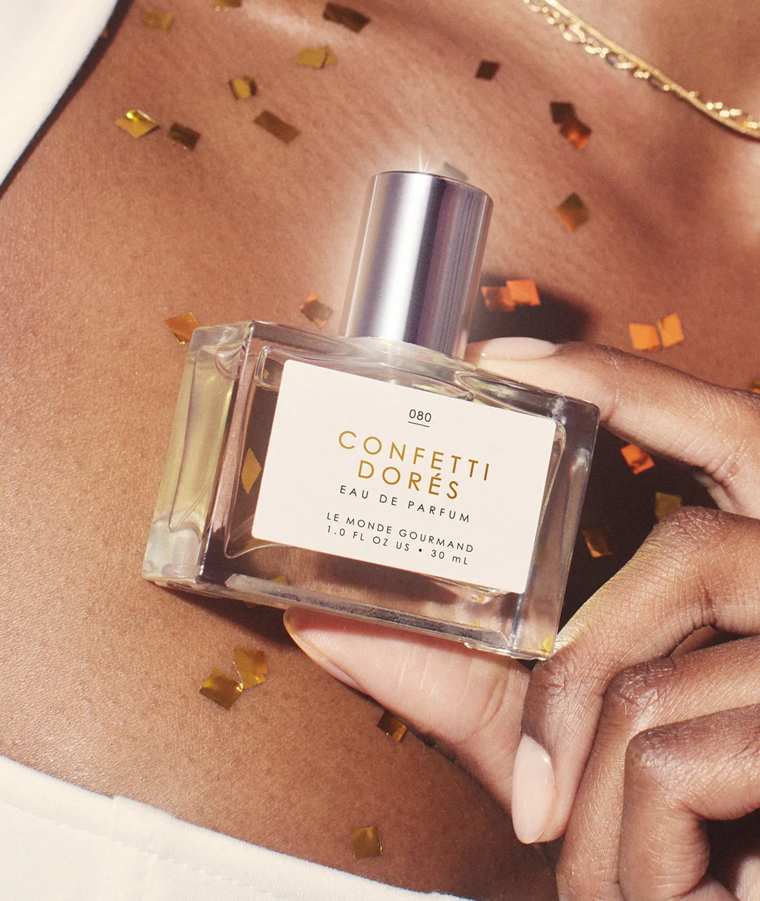 le-monde-gourmand-shopify-pdp-gallery-eau-de-parfum-confetti-dores-talent-alt2-image-desktop-1540x1824.webp