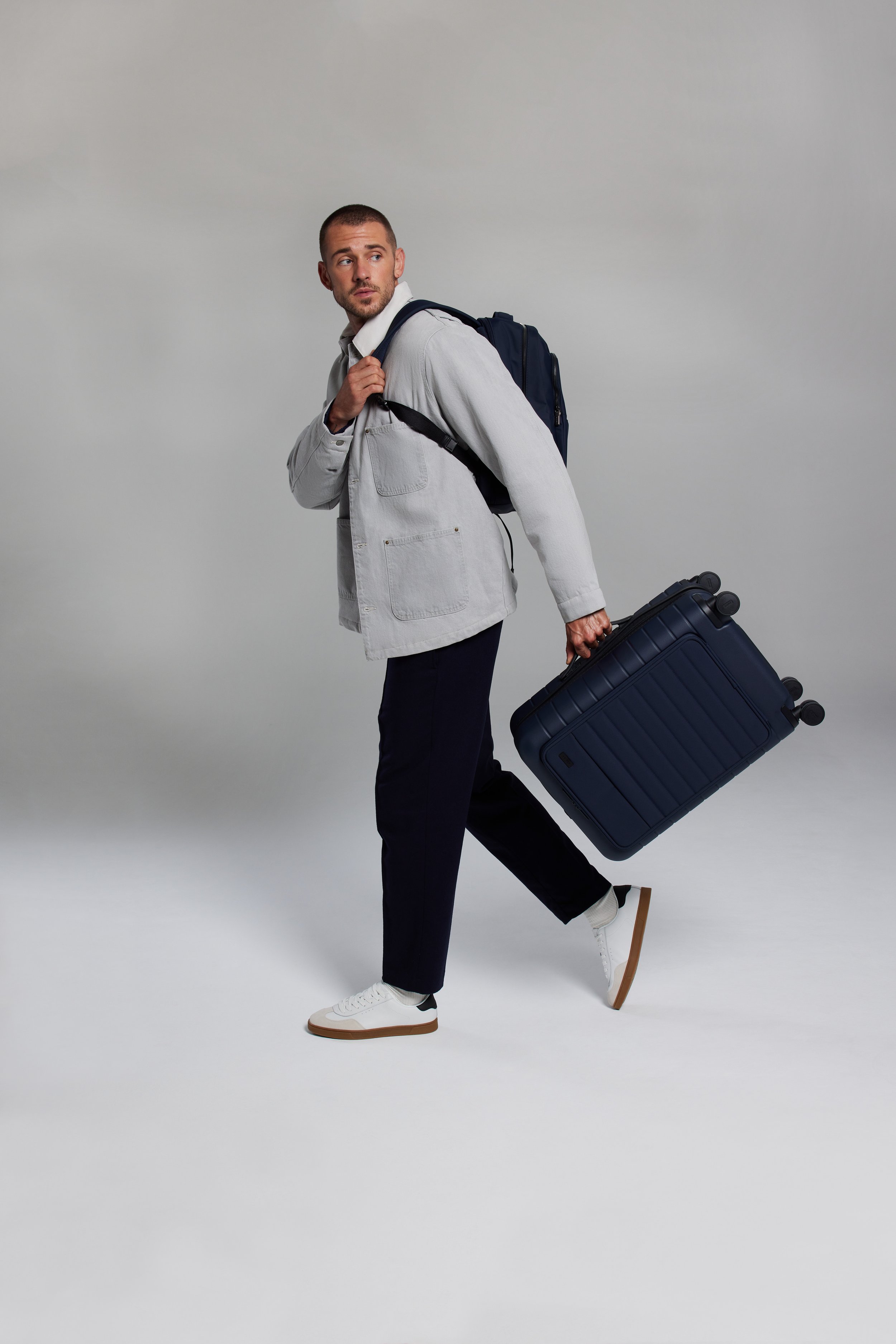 82924_CommuterBackpackVCampaign26_Multi_OM_137.jpg