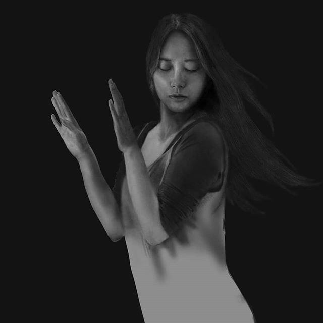 WIP of my next work. As usual I progressively start and finish a first pass of texture, on the most importan areas of the subject (head and hands). In this first stage I use only two default texture brushes, to keep the workflow simple. This is made 