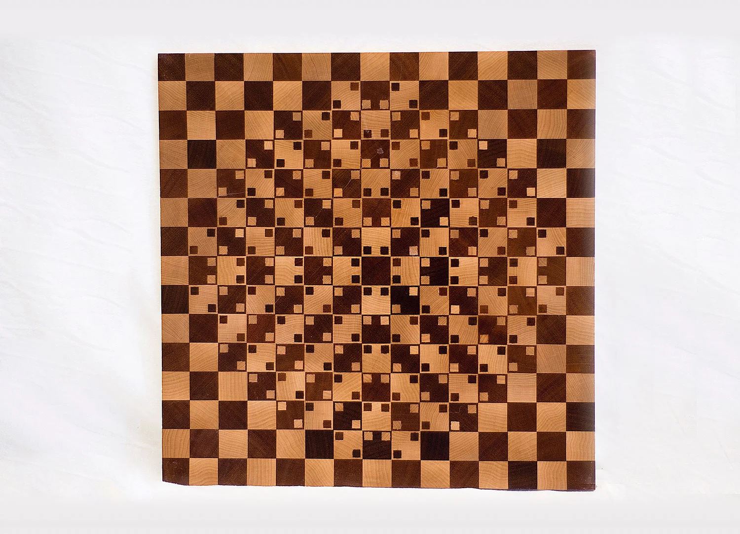 Circular Illusion Cutting Board