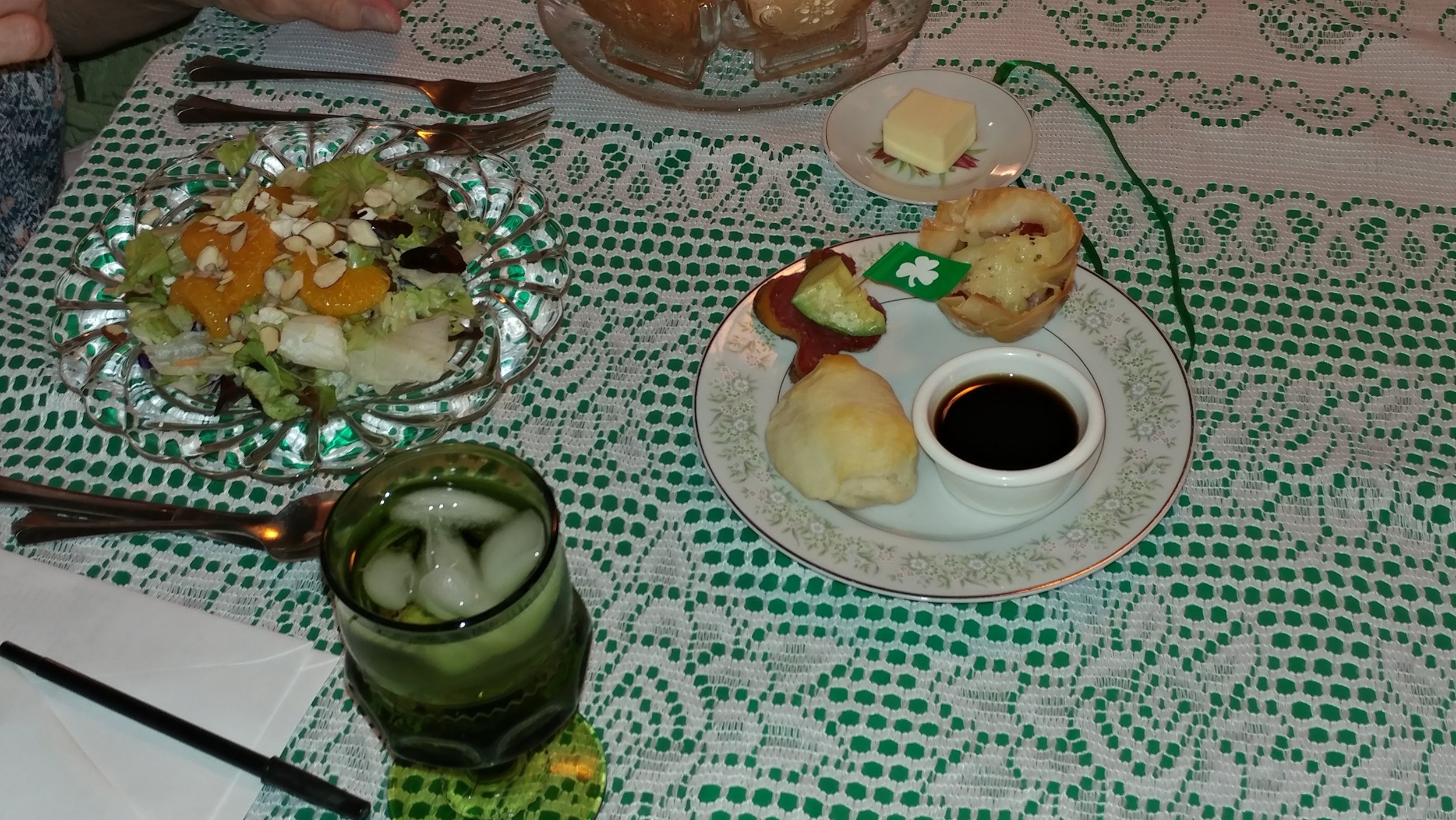  Salad and appetizers with the Guinness dipping sauce. Mmmmm! 