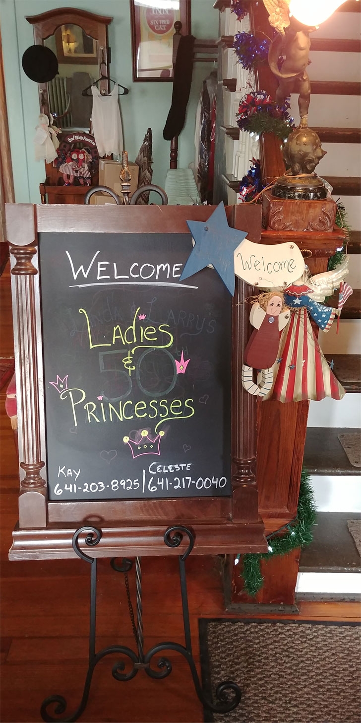 The welcome sign.