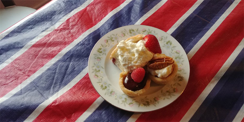  The dessert plate. 