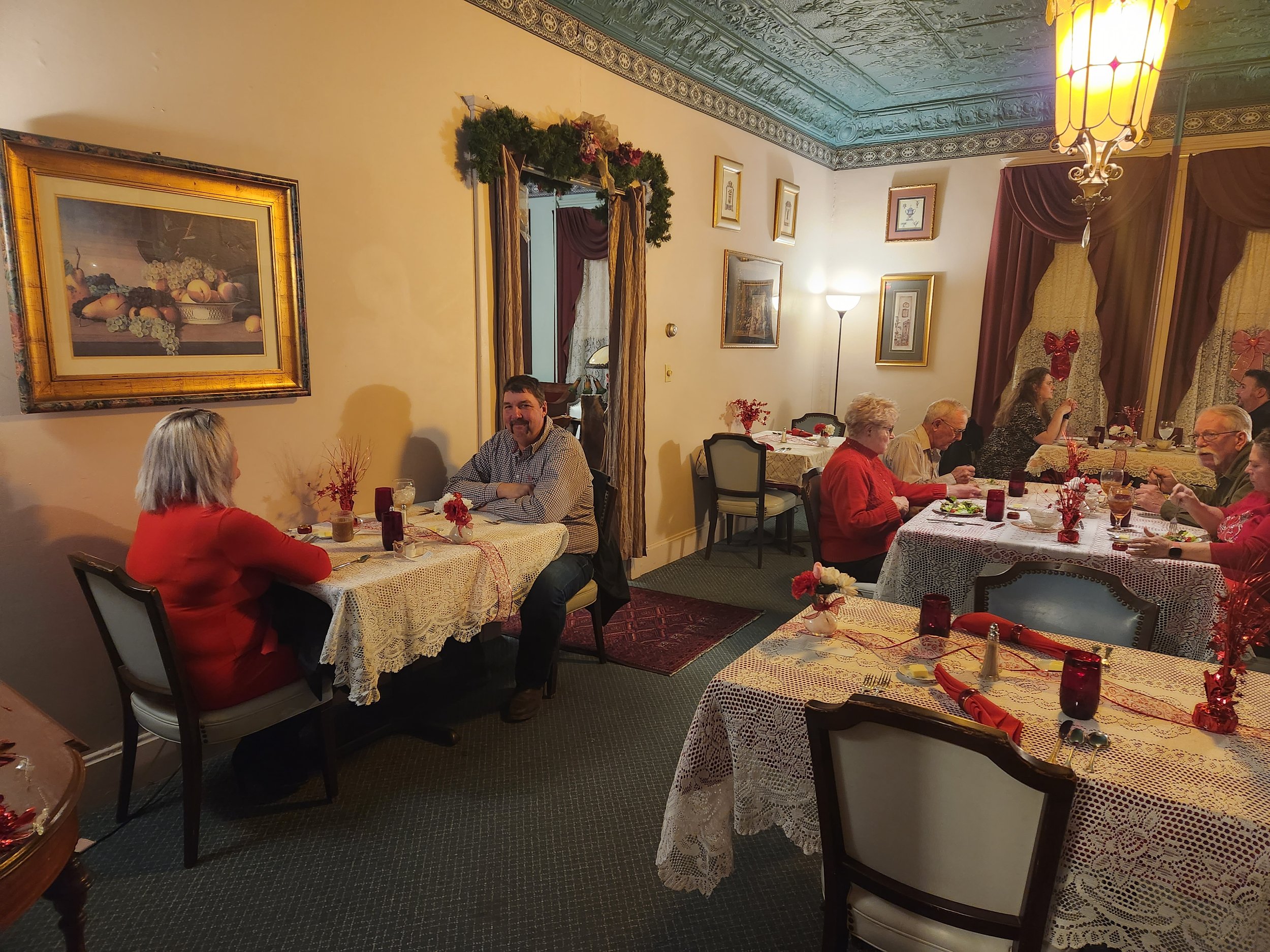  Guests at Saturday dinner 