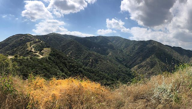 Take some time, go out and explore! You never know what you might find! :).
🙌🏻
🙌🏻
#hawesomeness #hike #outdoors #mountains #explore #actorslife #actor #makeupartist #goodvibes #goodtimes #memories #pokemon #pokemongo #happy #beautiful #imaginatio