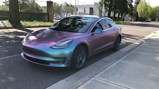 @vegandisneyvillain&rsquo;s Galaxy Model 3 walk-around videos! Looks amazing in both the shade and full sunlight 🤩