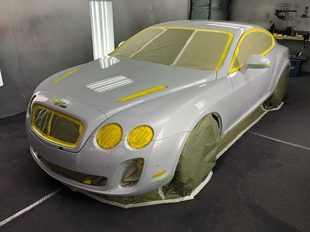 Next up! Bentley Supersports taped up and ready for AutoFlex 😎 #peelablepaint #liquidwrap #autoflex #dipyourcar #bentley #continental #w12 #supersport
