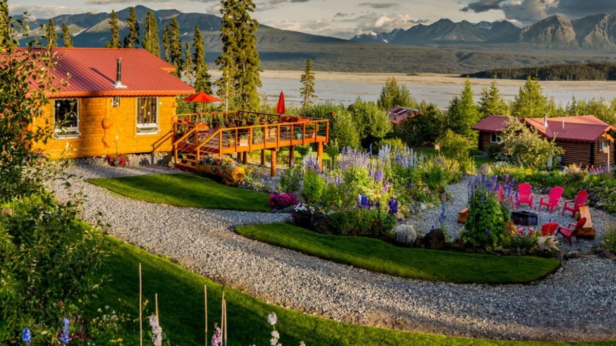 ultima-thule-lodge-alaska-usa-view-lodge-landscape2.jpg