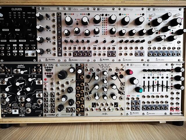 I've been making some changes to my Eurorack over the last few weeks. Make Noise Maths arrived today, which accompanies the Morphagene and Shifty. Now it's time to become properly acquainted.

#makenoise #morphagene #eurorack #ambient #84hp #studioge