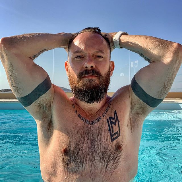 Missing Greece. 💦
.
.
.
.
.
#beard #instabeard #instamuscle #beardsandtatts #holiday #vacation #pride #mediterranean #muscle #bodypositive #lovelife #summer #greece #greekislands #crete