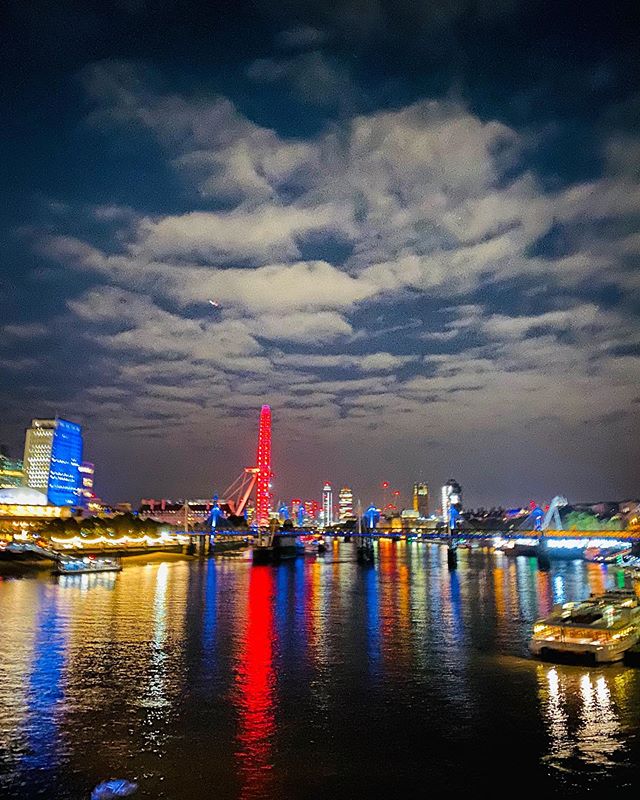 Good evening, #London. First #nightmode photo taken on my #iPhone 11 Pro. I’m in awe. And damn do I love this city.