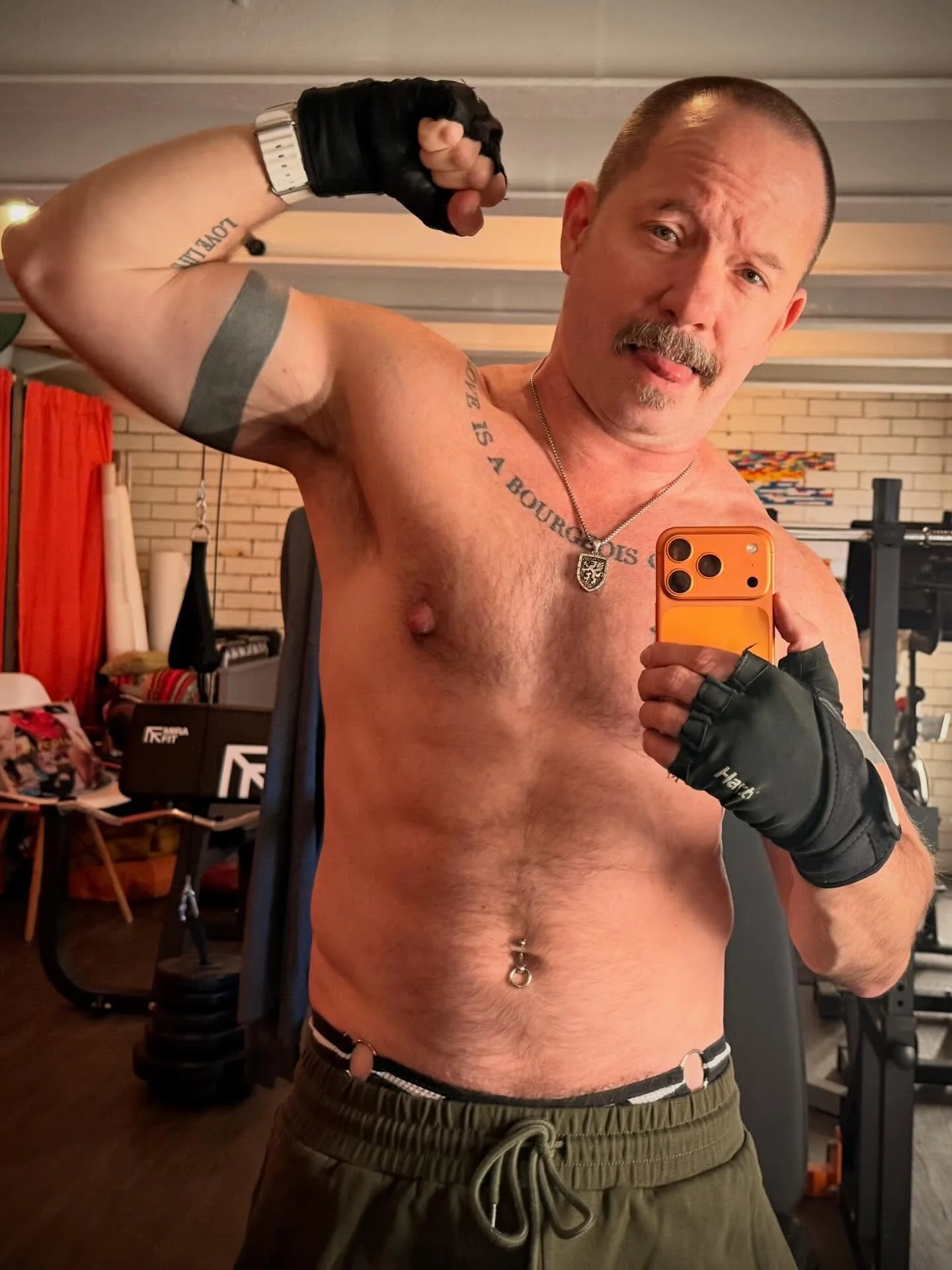 GIDDY UP! 💪💪
-
#workout #instagay #giddyup #bicep #lovelife