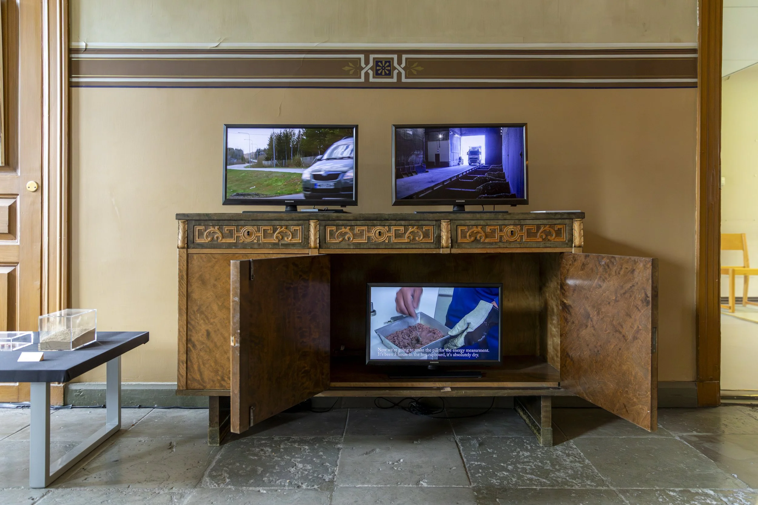 The installation was shown in Kokkola 2025, during the "Nordiska Konstkolonin"-project.