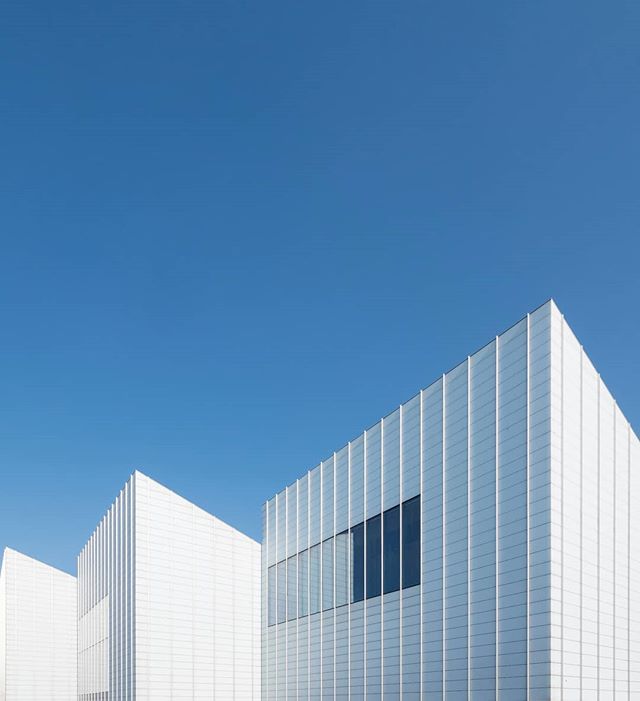 Turner Contemporary, Margate by David Chipperfield 2011. .
.

#archdaily #archilovers #arkiminimal #paradiseofminimal #minimal_hub #srs_buildings #icu_architecture #minimal_lookup #tv_buildings #sensational_architecture #raw_architecture #art_archite