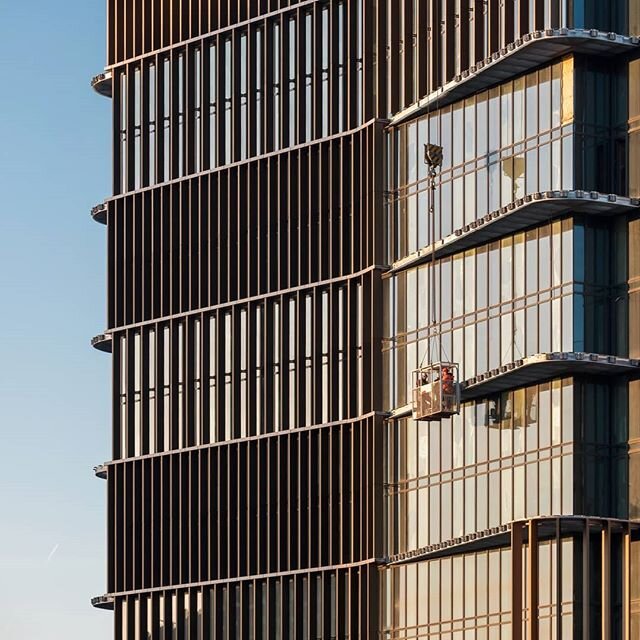 The new Gantry Hotel currently under construction in East Village Stratford. .
.

#archdaily #architecture_hunter #archi_features #construction #art_architecture #raw_architecture #srs_buildings #minimal_people #arkiromantix #arkiminimal #building_sh