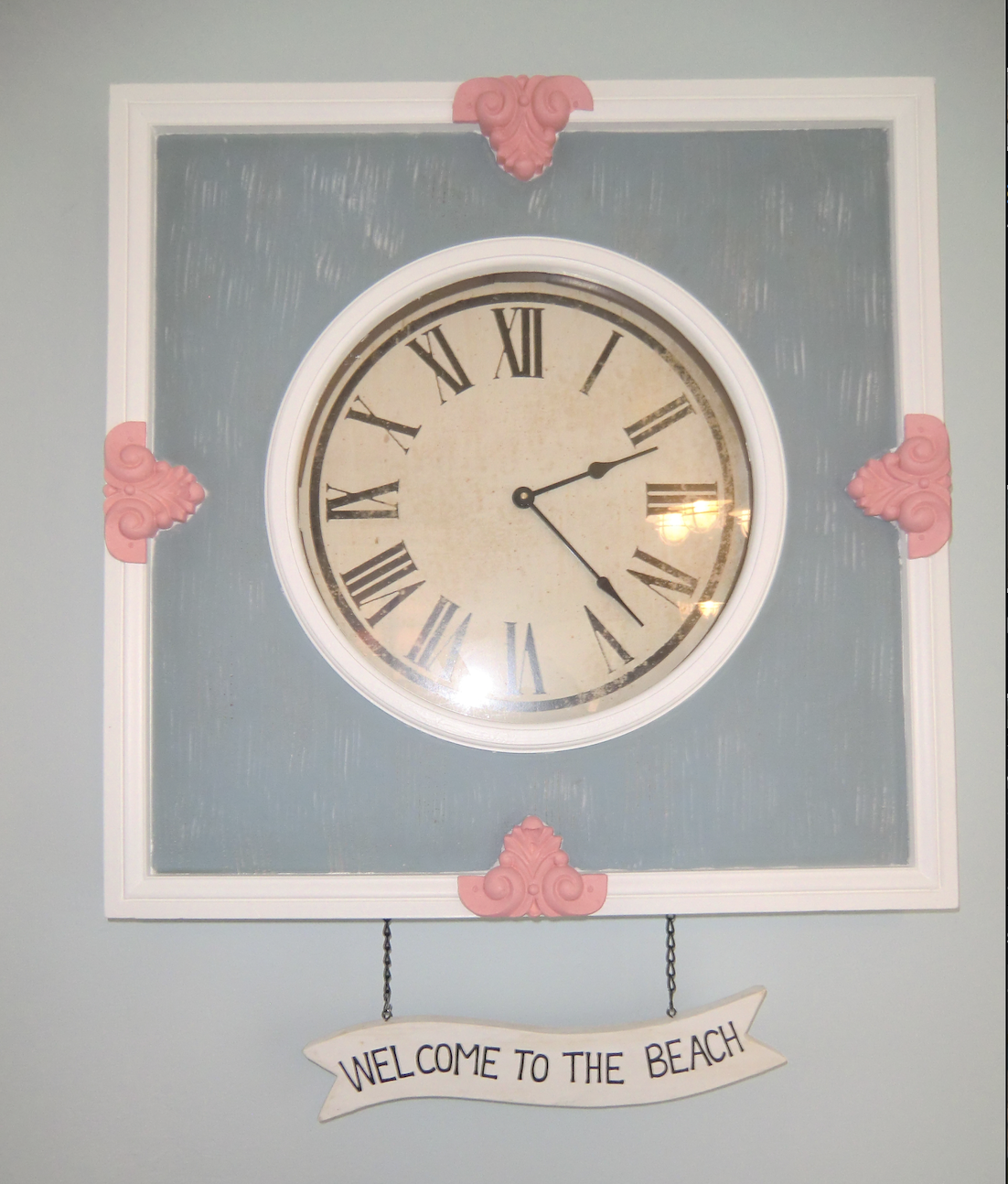 Beach-house-decor-clock.png