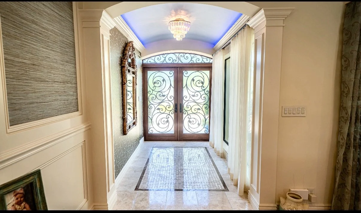 traditional-modern-foyer-fort-laderdale-interior-design.jpeg