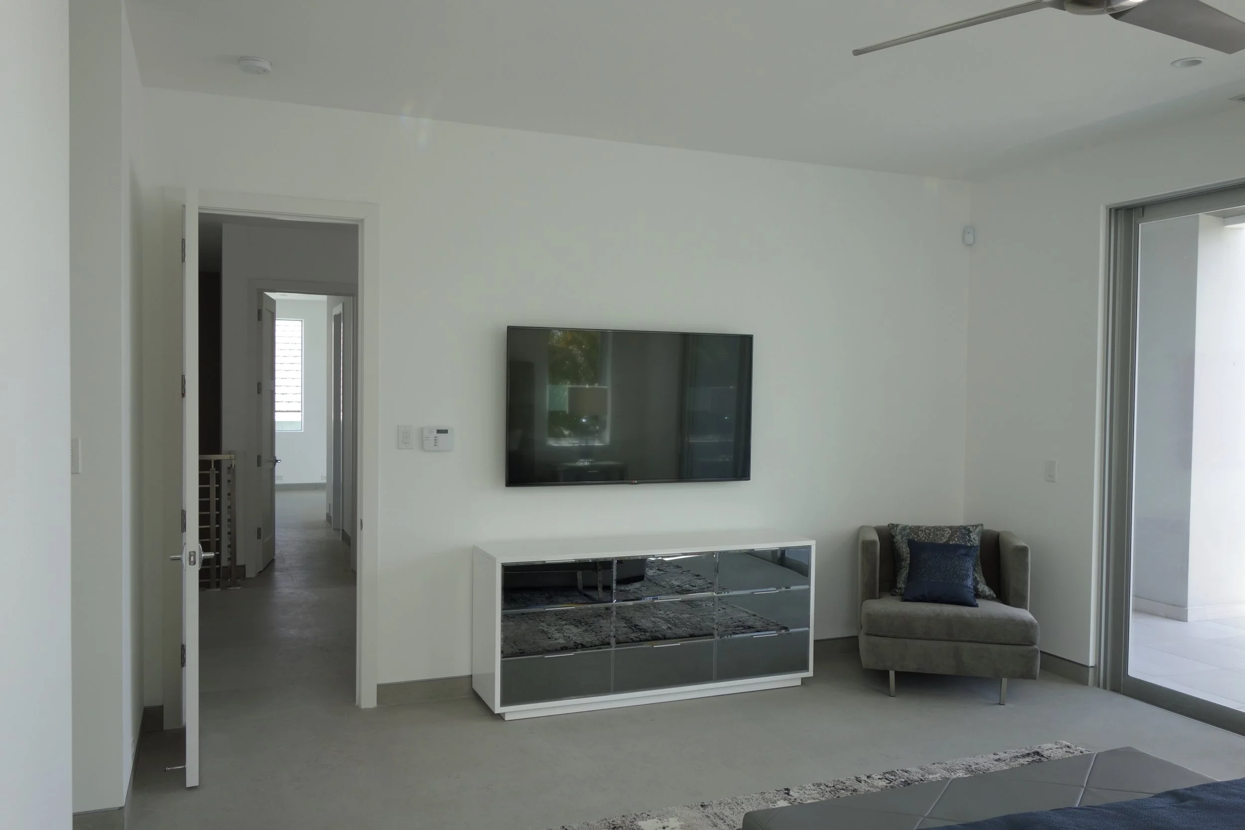 master bedroom before design build contractor