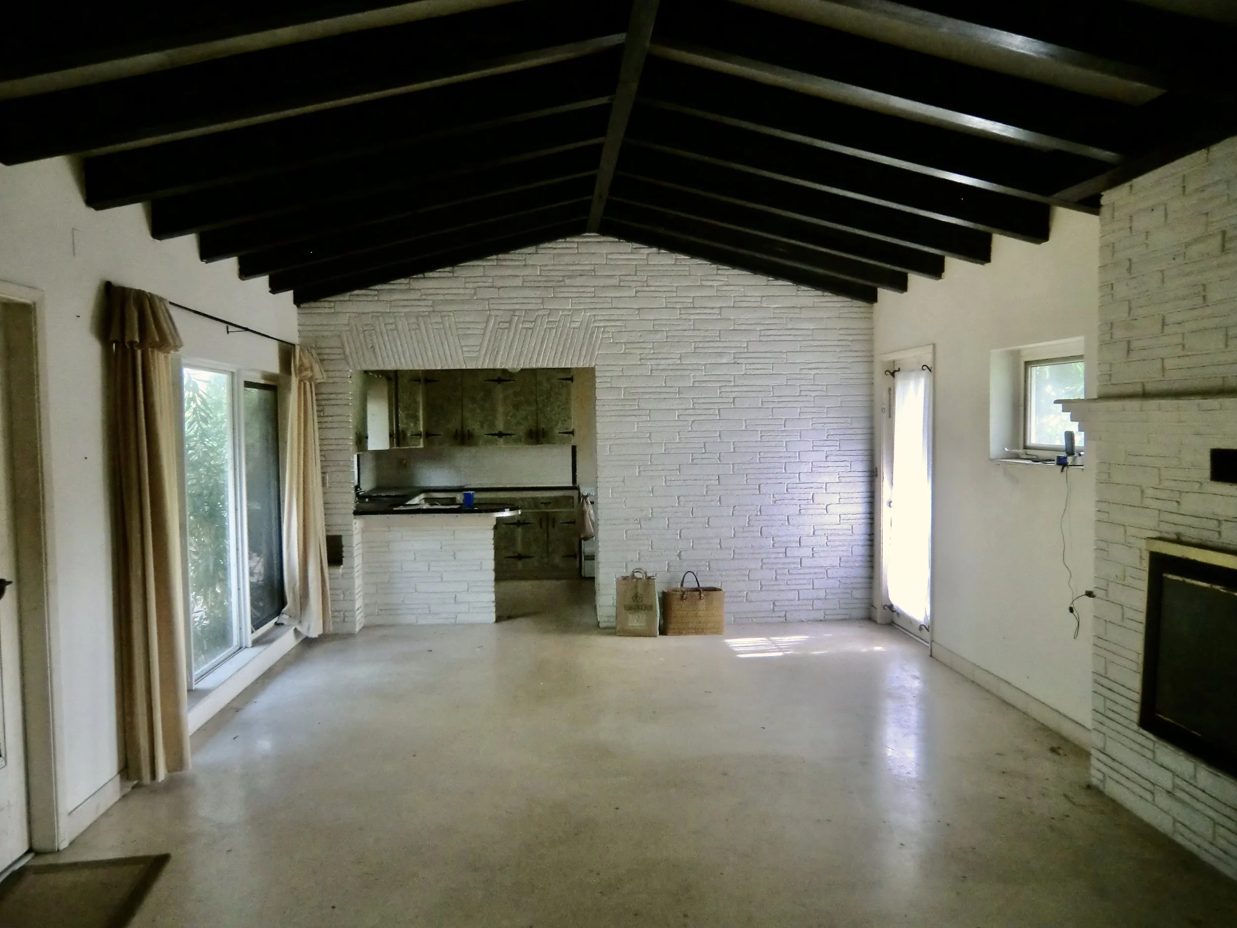 mediterranean living room before home remodeling in Fort Lauderdale
