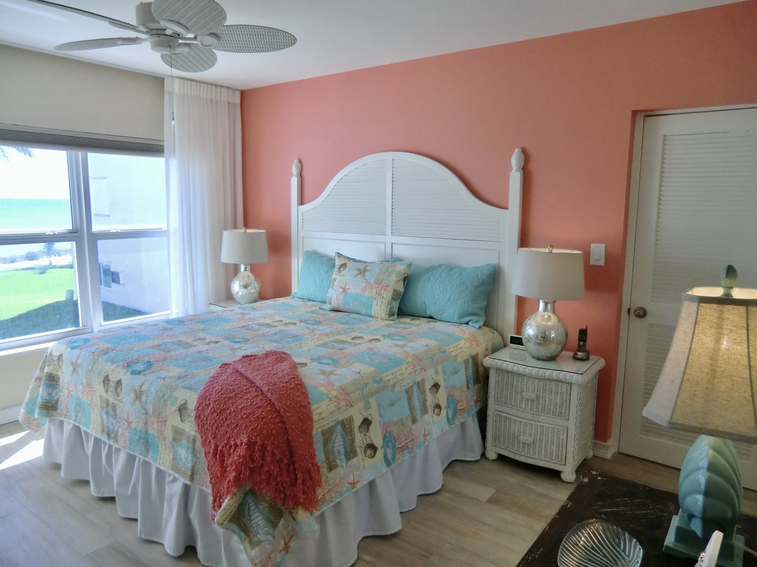 tropical style bedroom with coral wall in Florida Keys