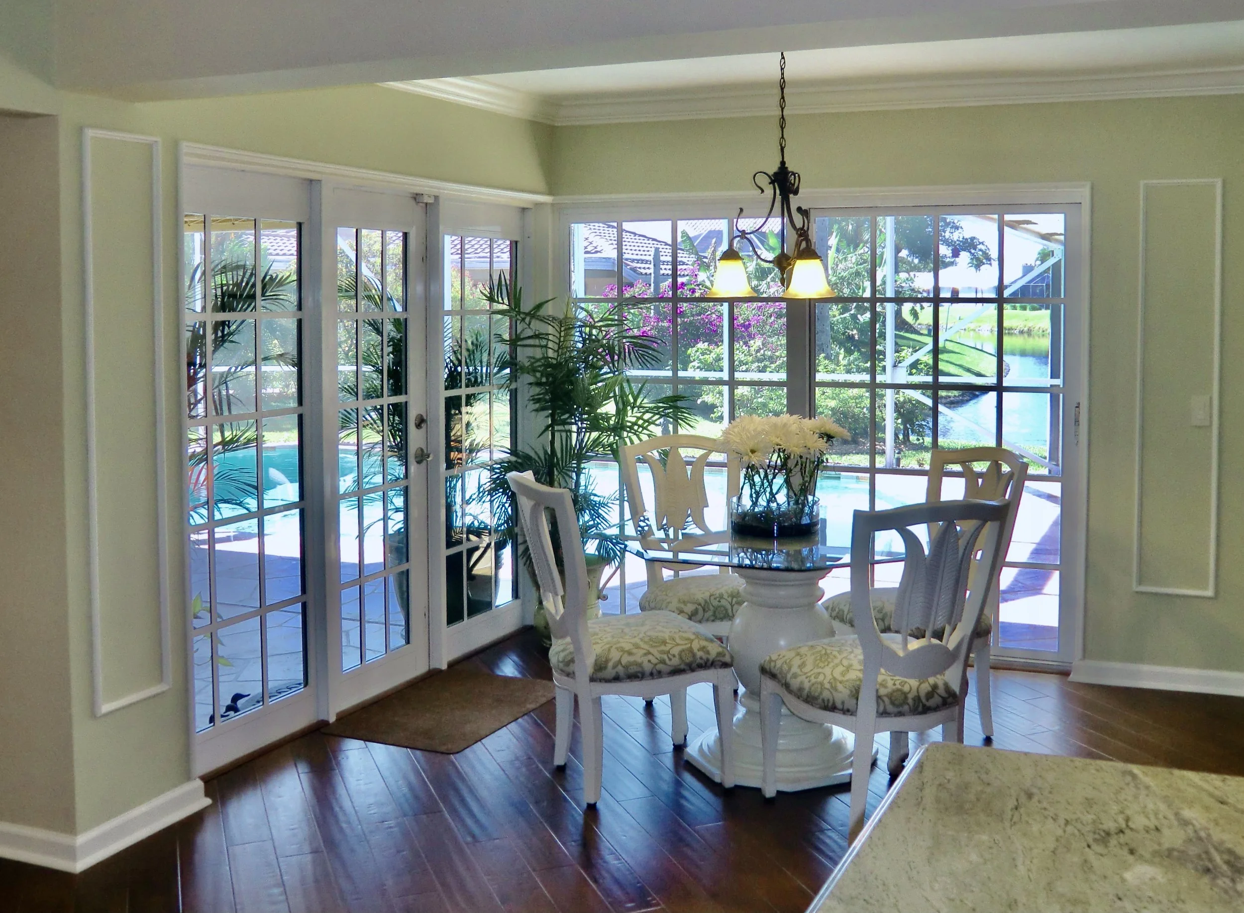 modern transitional  kitchen remodel with eat in dining area in Delray Beach