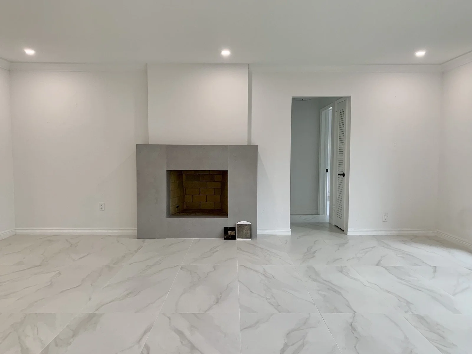 before picture of home remodel and interior design of living room in Fort Lauderdale