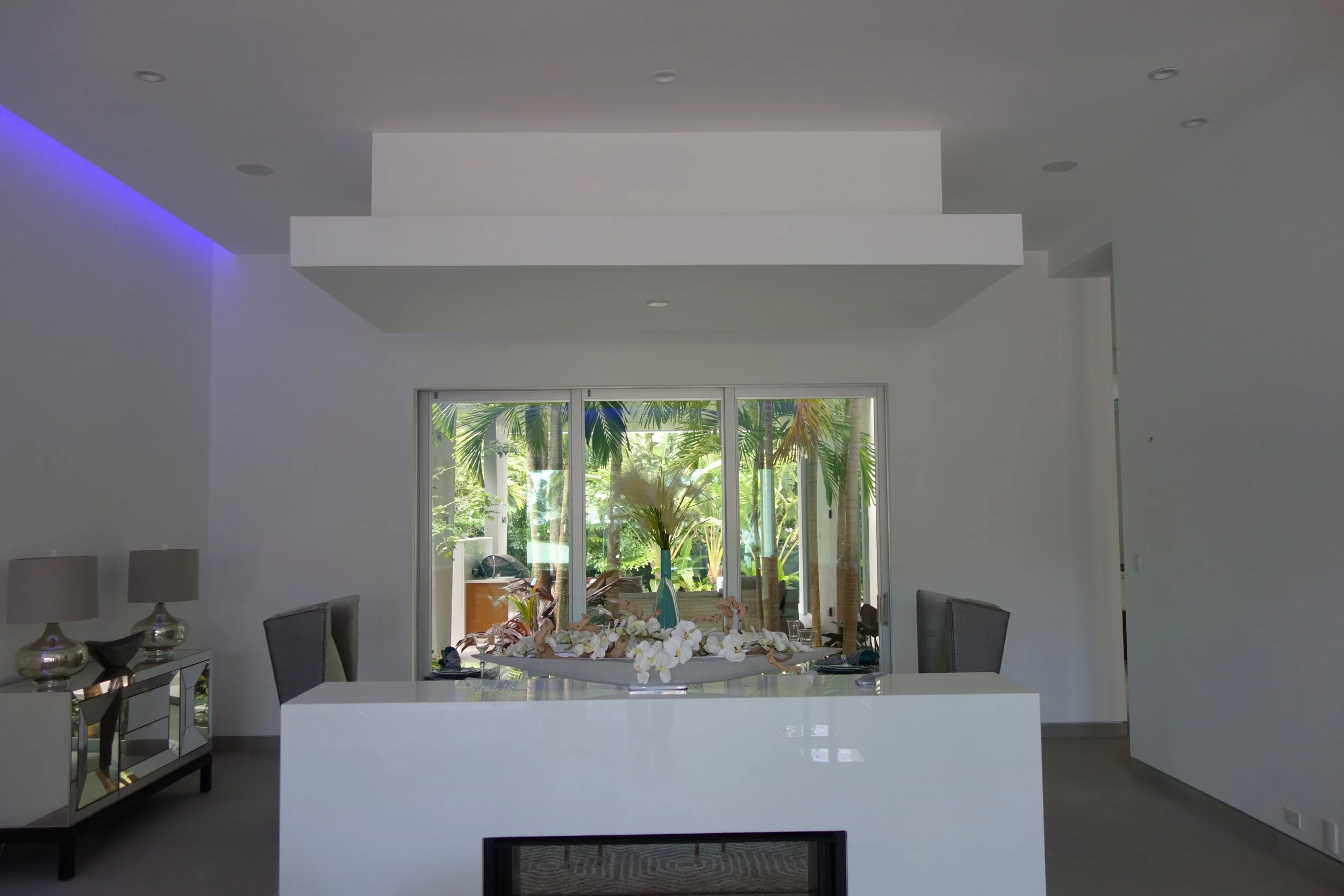 dining room before home renovation in Fort Lauderdale