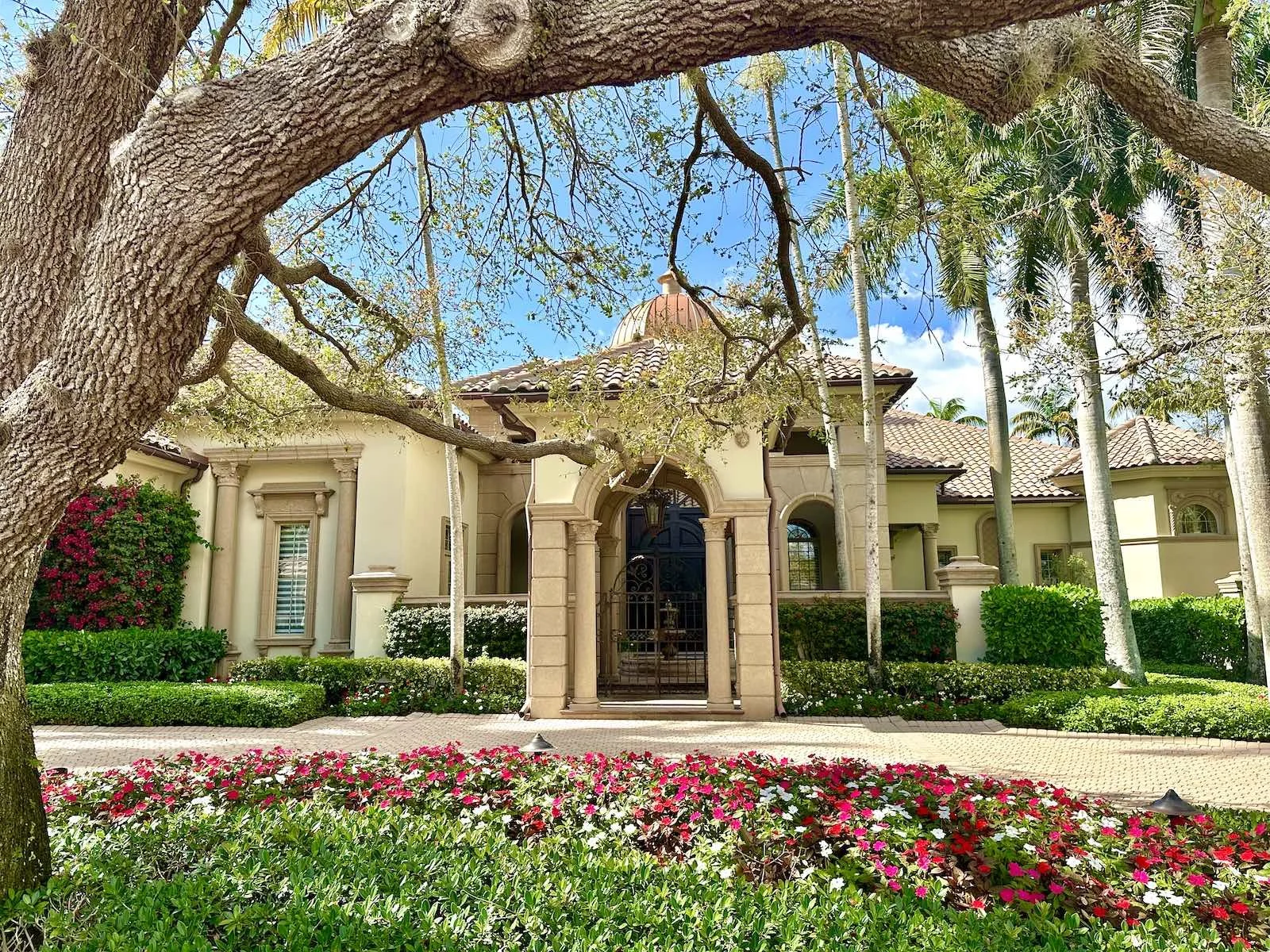 Luxury interior designer with clients in Jupiter, Palm Beach Florida