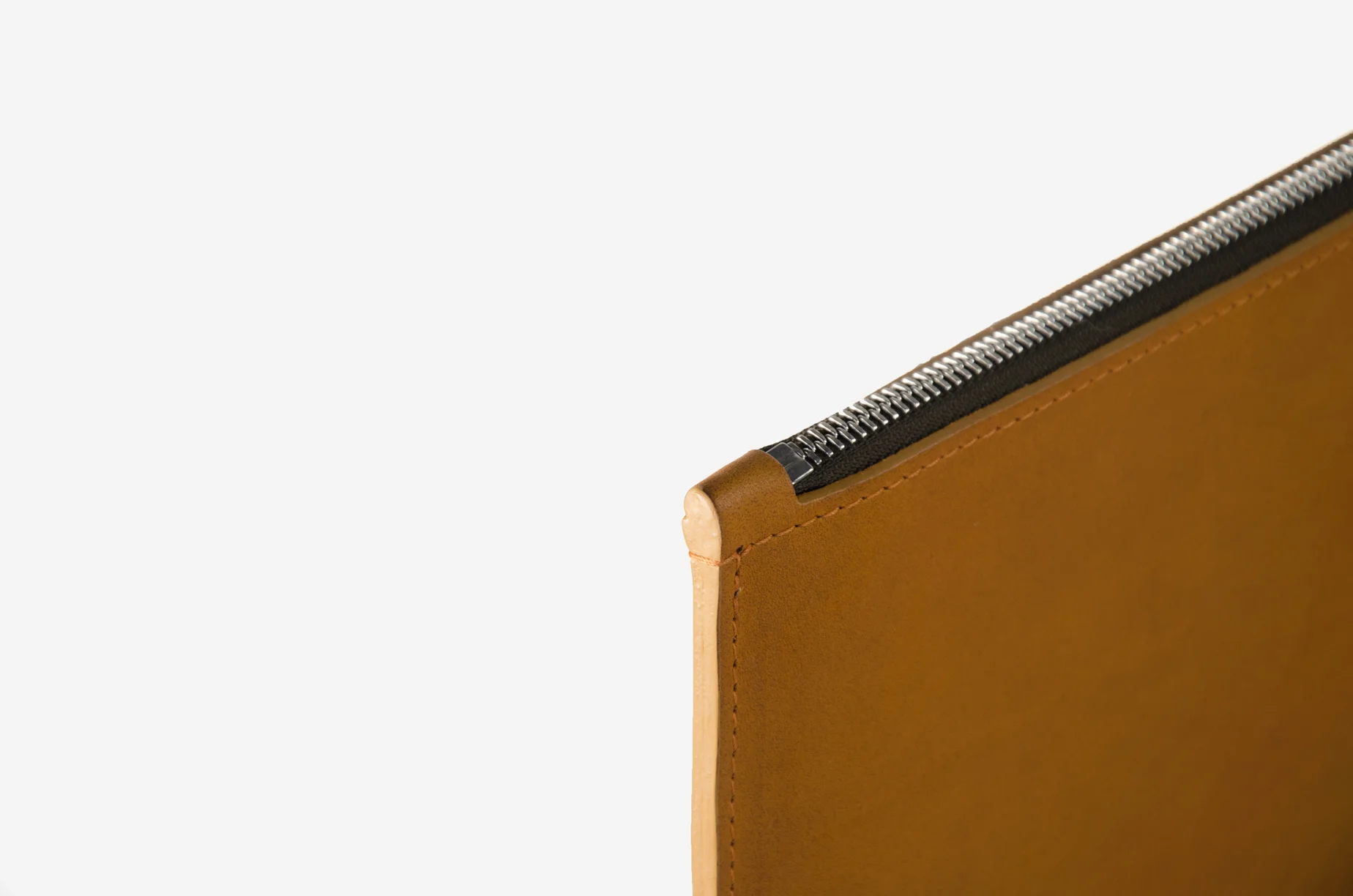 PAMM-02-ZIP-GAUCHE.jpg
