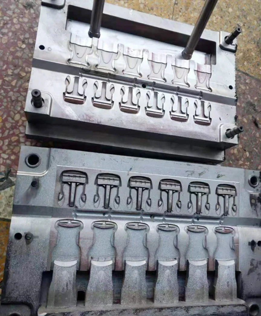 A photo of a side release buckle injection mould