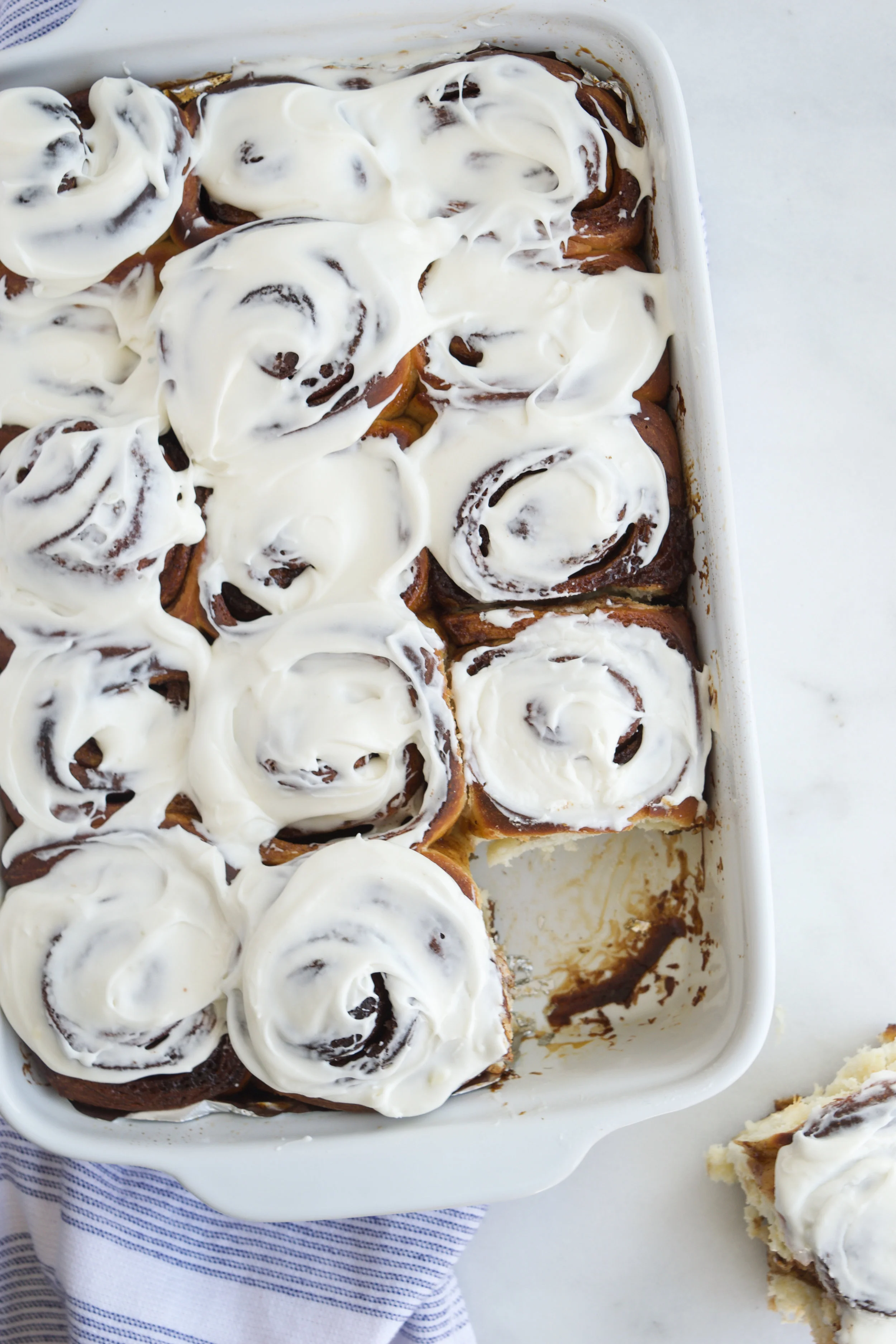 cinnamon buns with cream cheese icing ..jpg