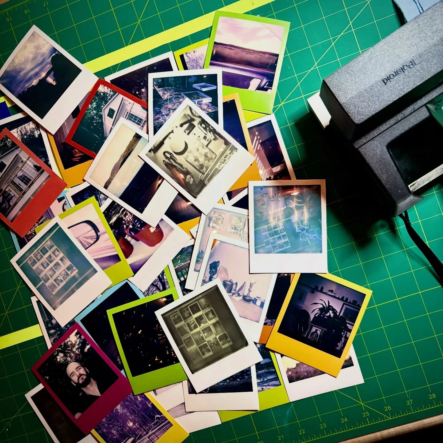 Having fun with film. I woke up last night remembering I own a Polaroid camera. Yeehaw.
🧠📷🤠
.
.
.
#makesomething #funwithfilm
#keepitfunky #polaroid
#staycurious
🍰