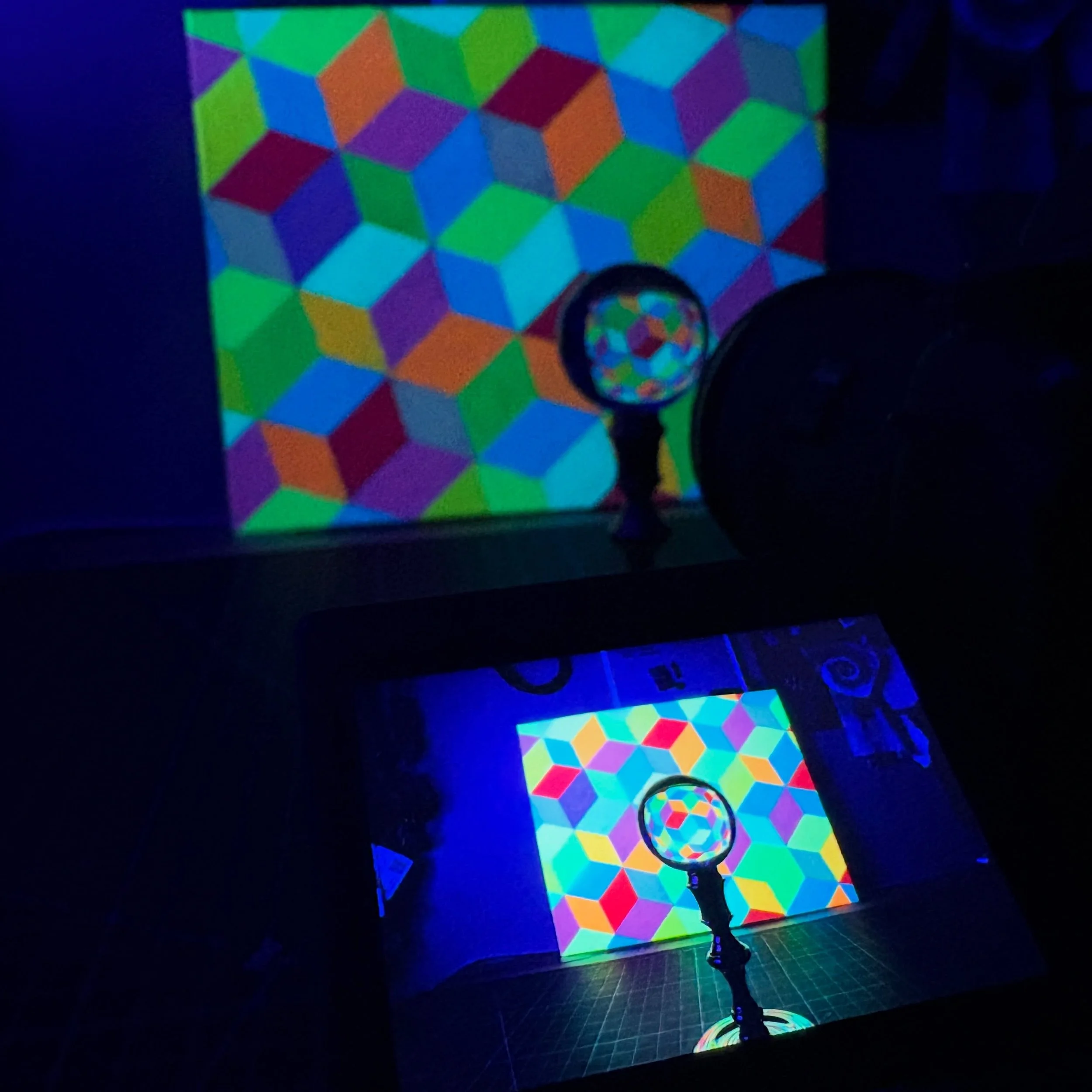 When I look at this picture, my brain insists I&rsquo;m looking at an Academy Award Oscar trophy.
And the winner is&hellip;
🎥🏆👀
.
.
.
#behindthescenes #studiovibes
#lensball #glowart
#staycreative
🍰